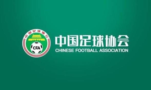比拟于《水中刀》或最近几年来的《殛毙》如许经由过程极小的限制款式来阐扬，《唐人街》属于加倍开放和丰硕的类型。